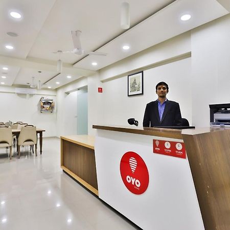 Collection O 12462 Hotel Shiv Inn Gandhinagar Extérieur photo