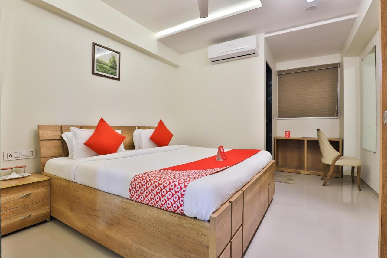 Collection O 12462 Hotel Shiv Inn Gandhinagar Extérieur photo