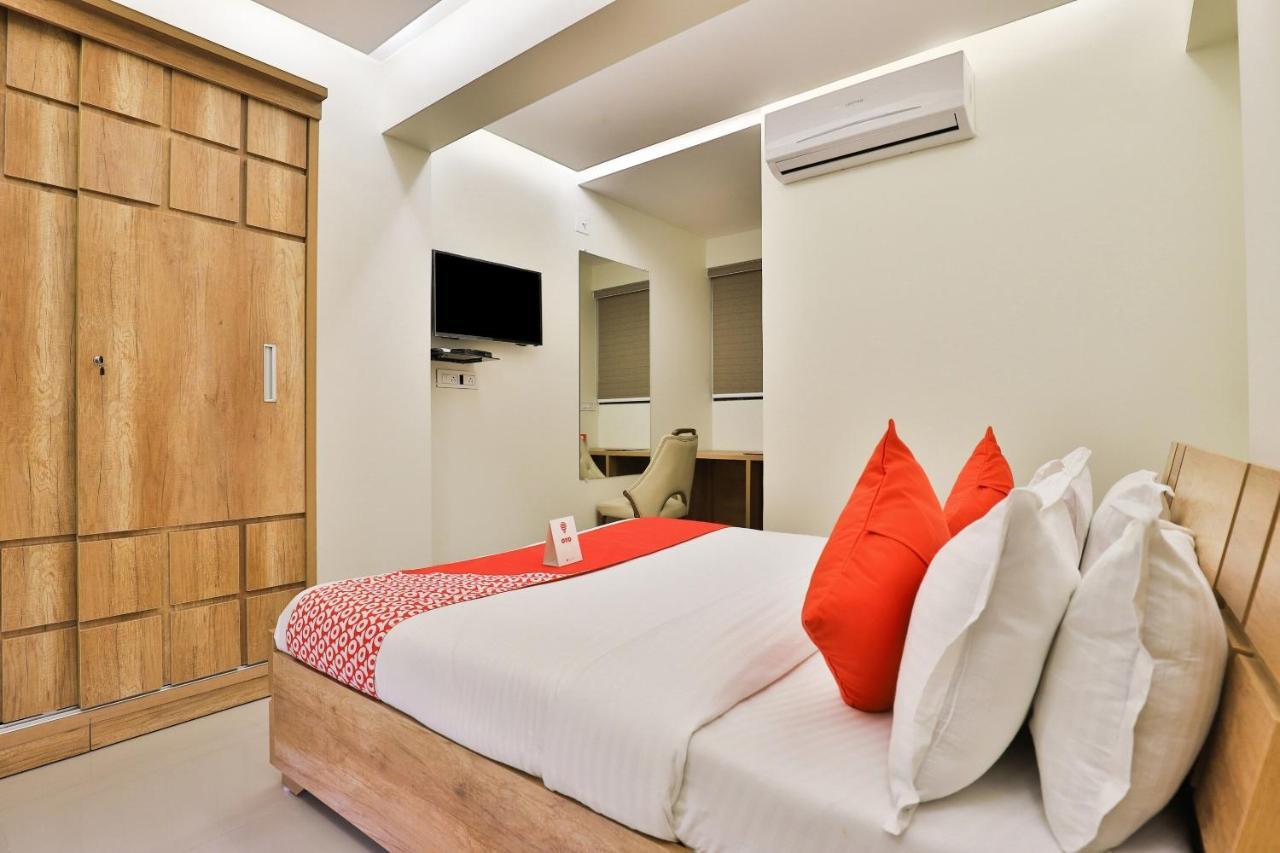 Collection O 12462 Hotel Shiv Inn Gandhinagar Extérieur photo