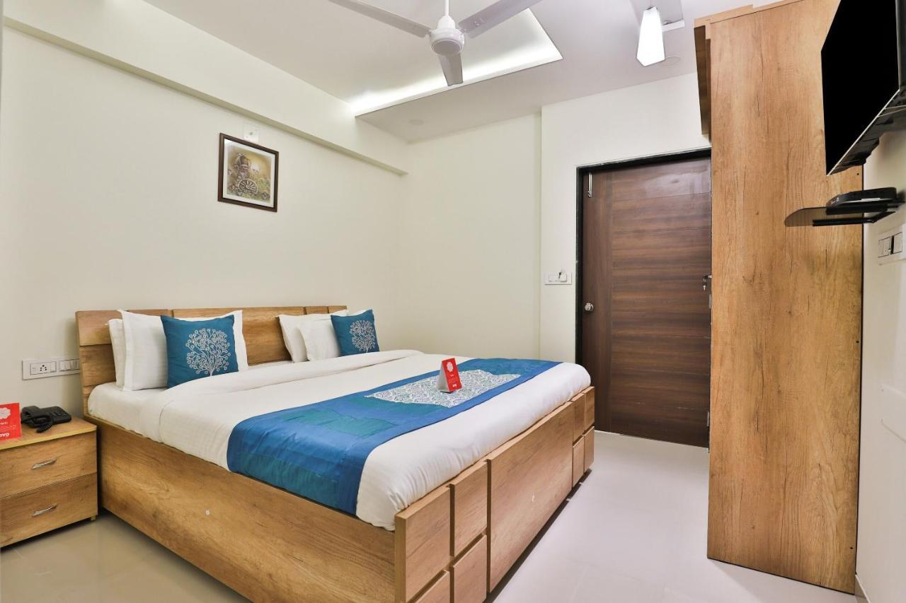 Collection O 12462 Hotel Shiv Inn Gandhinagar Extérieur photo
