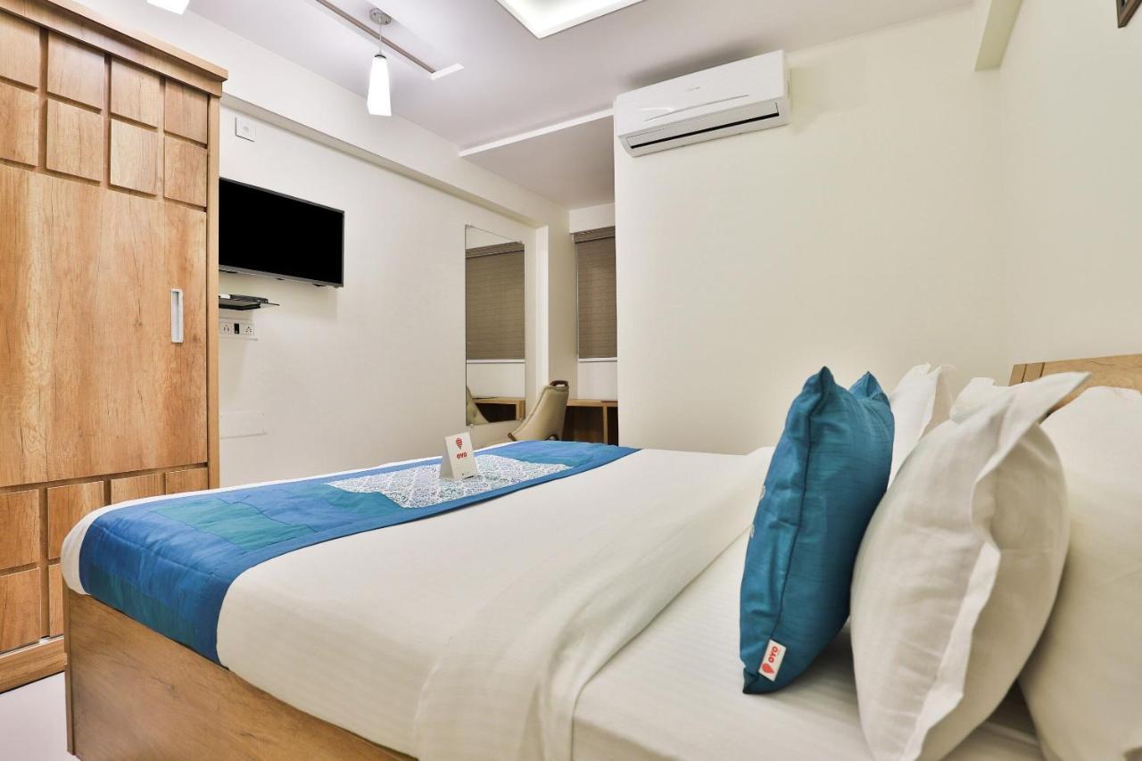 Collection O 12462 Hotel Shiv Inn Gandhinagar Extérieur photo
