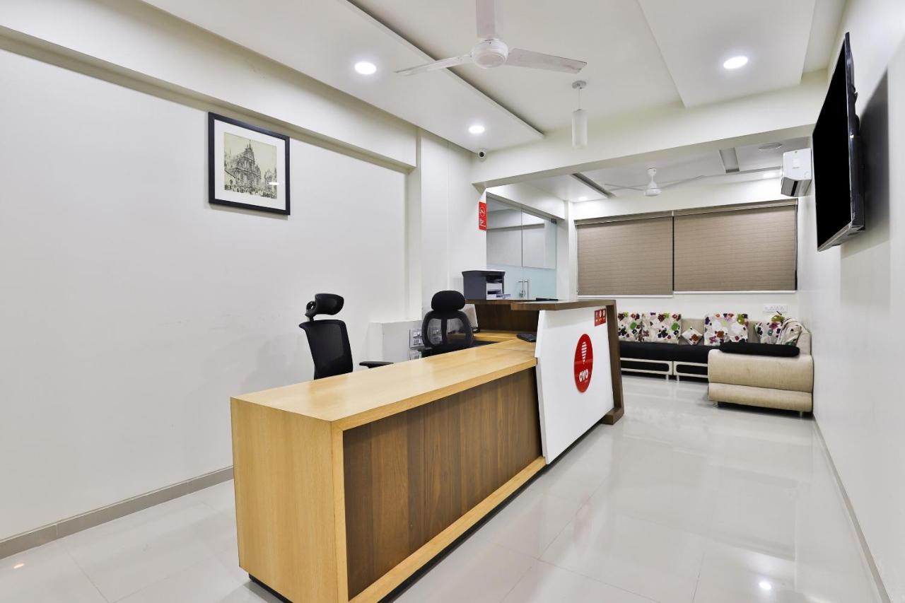 Collection O 12462 Hotel Shiv Inn Gandhinagar Extérieur photo