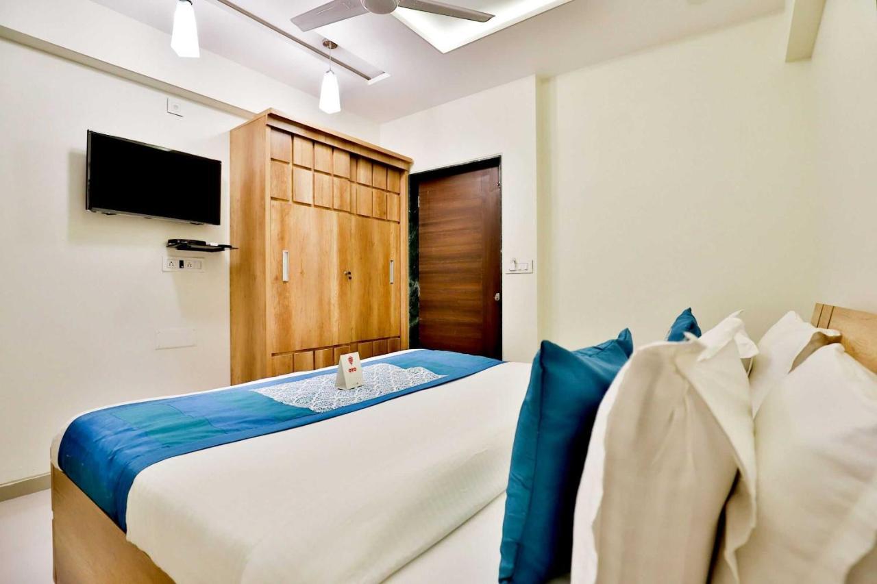 Collection O 12462 Hotel Shiv Inn Gandhinagar Extérieur photo