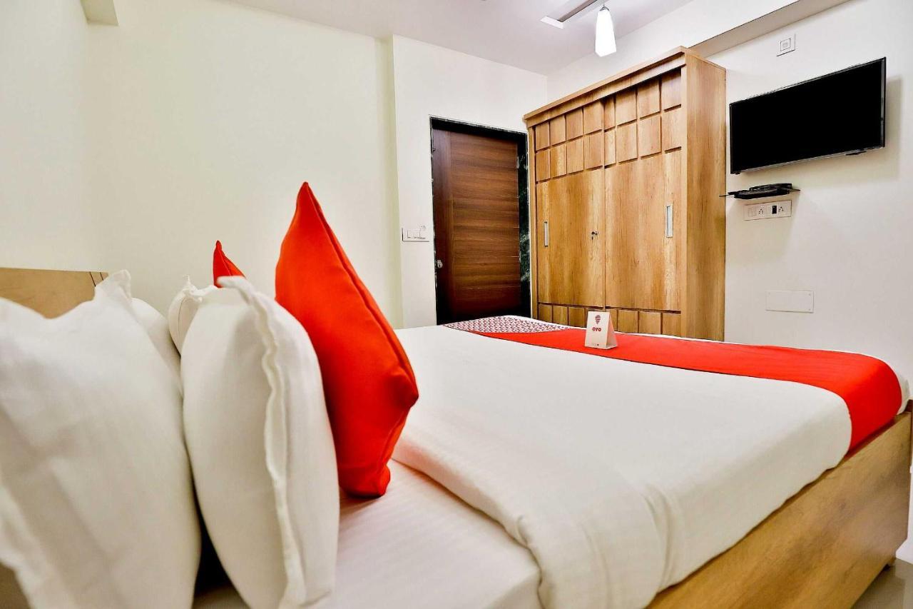 Collection O 12462 Hotel Shiv Inn Gandhinagar Extérieur photo