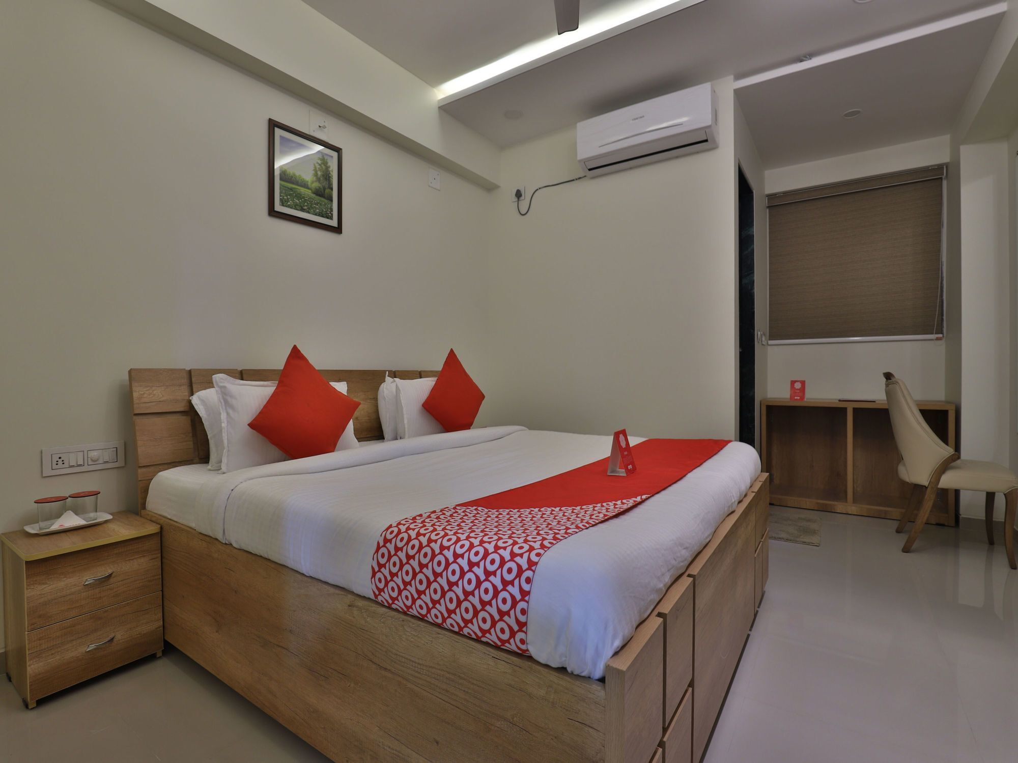 Collection O 12462 Hotel Shiv Inn Gandhinagar Extérieur photo
