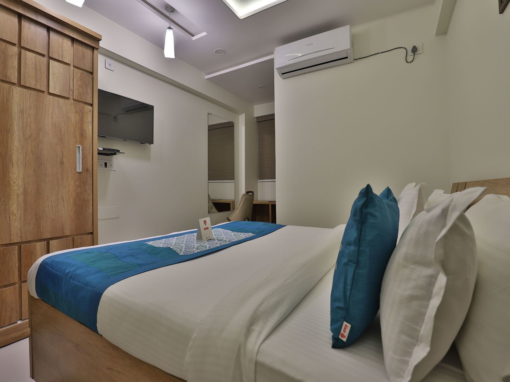 Collection O 12462 Hotel Shiv Inn Gandhinagar Extérieur photo