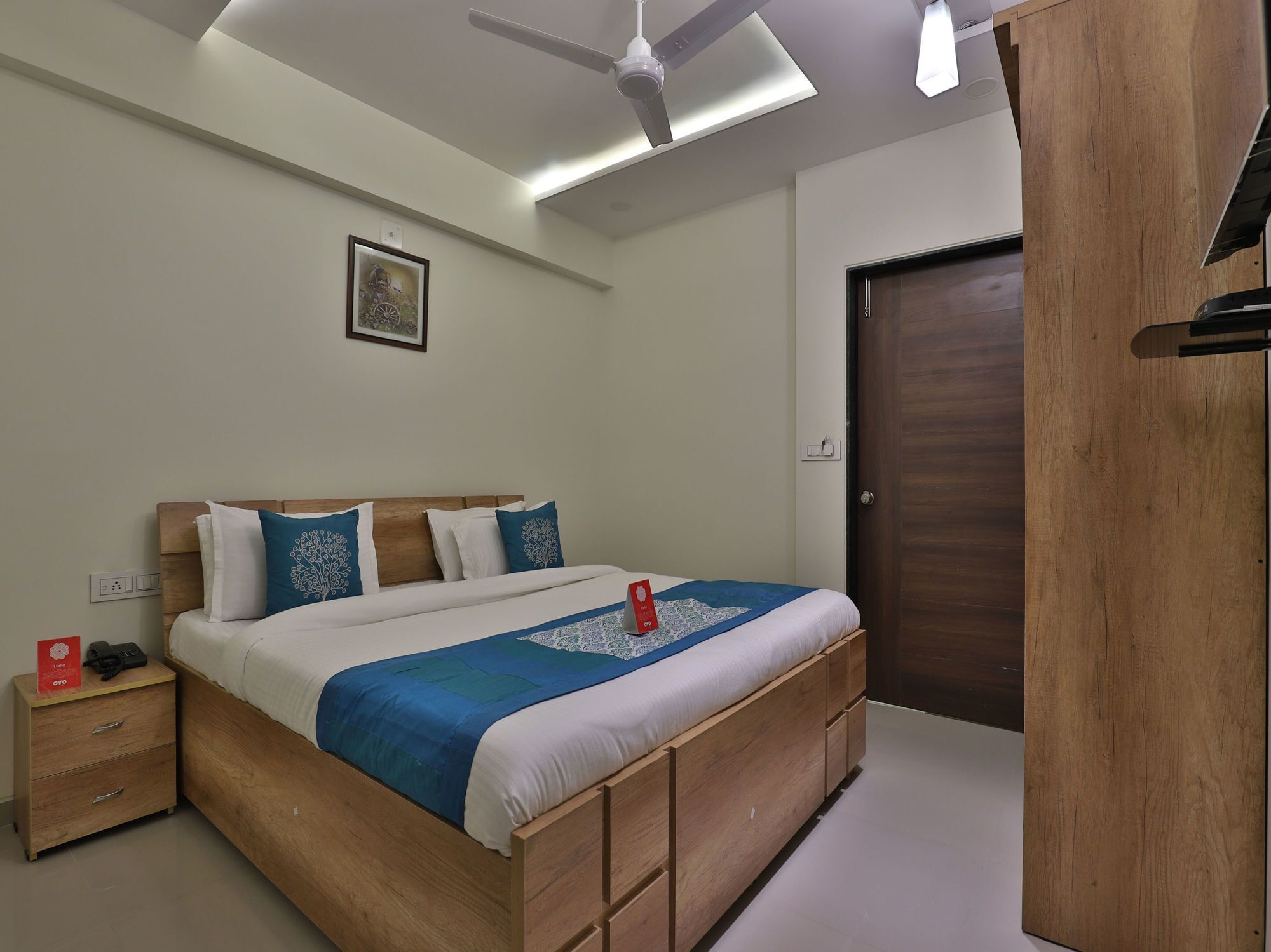 Collection O 12462 Hotel Shiv Inn Gandhinagar Extérieur photo